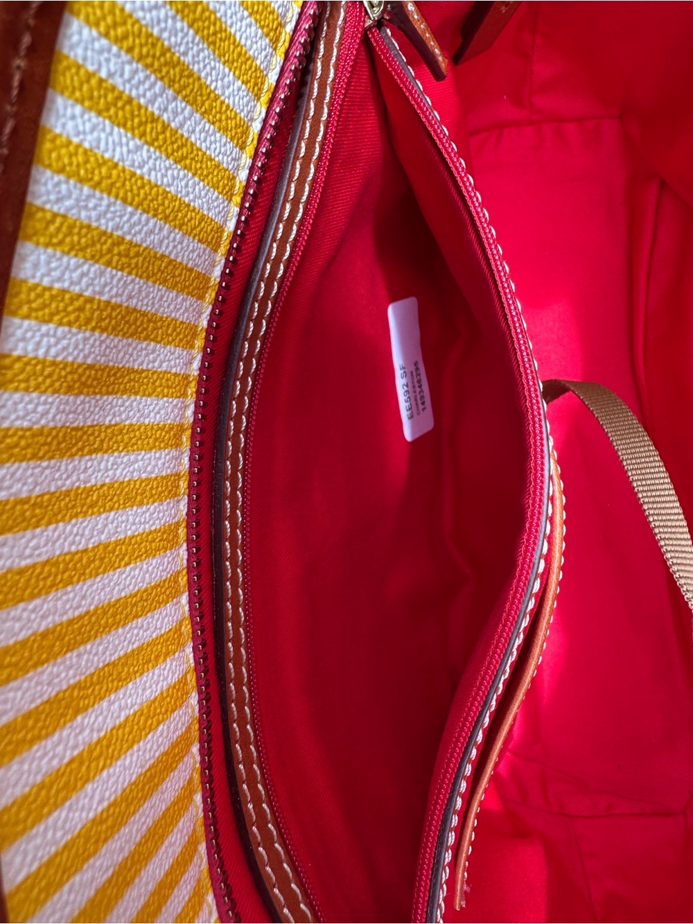 ๐ NWT Dooney & Bourke Striped Coated
Cotton Shopper Tote Yellow K9782515 - Picture 11 of 14